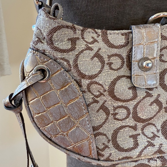 Super Cute Vintage Y2K GUESS mini shoulder bag - Picture 8 of 10